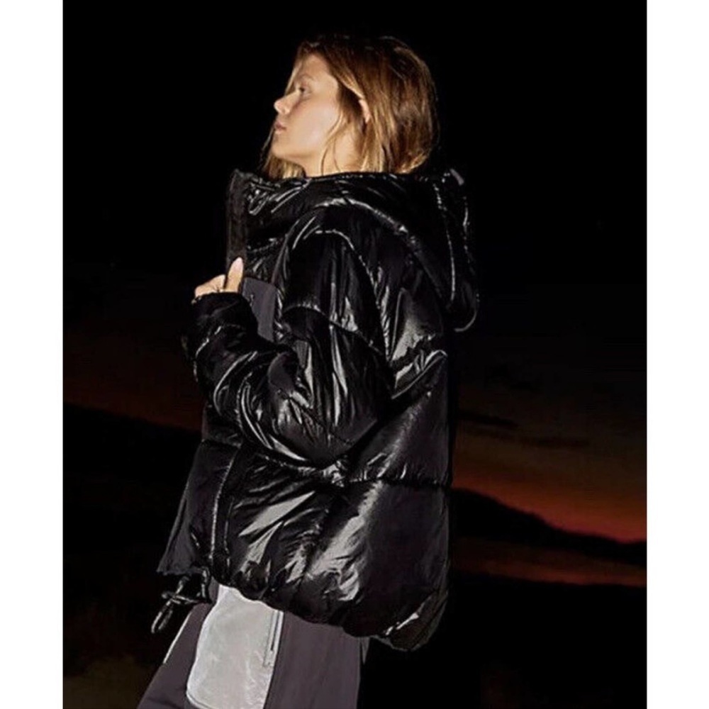 Free People Right Trek Backpack Puffer Size Large Full Zipper Hooded Size L NWT